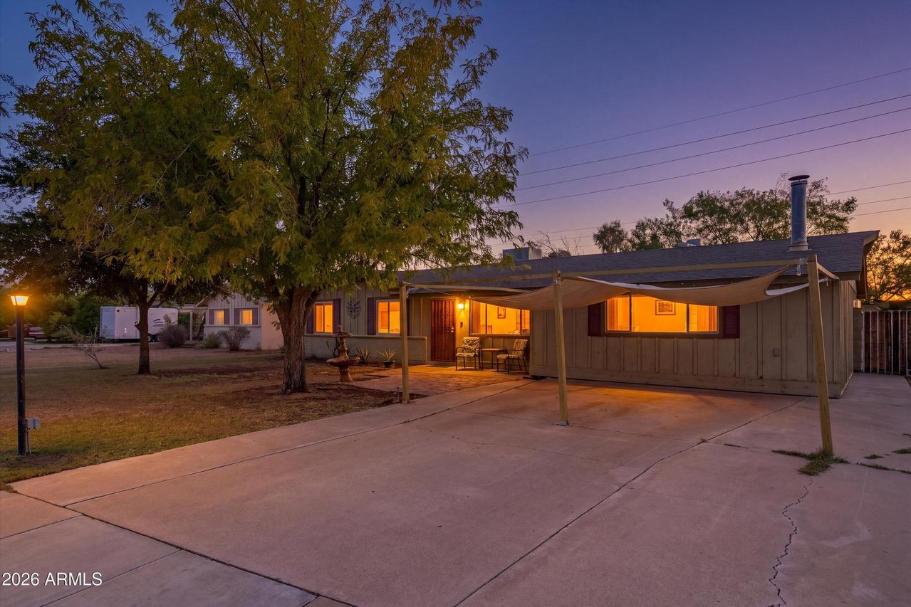 2214 W Keim Dr., Phoenix, AZ 85015