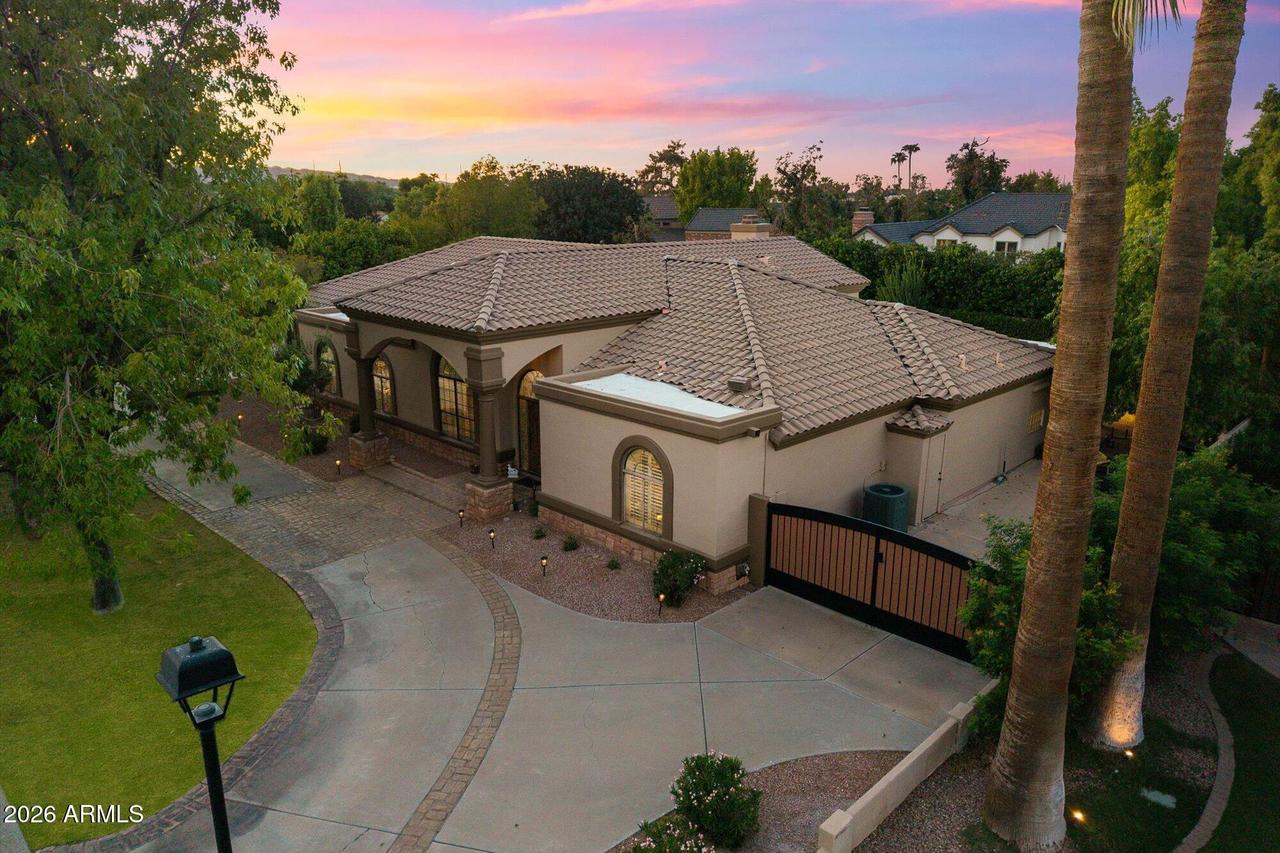 84 E Buena Vista Dr., Tempe, AZ 85284