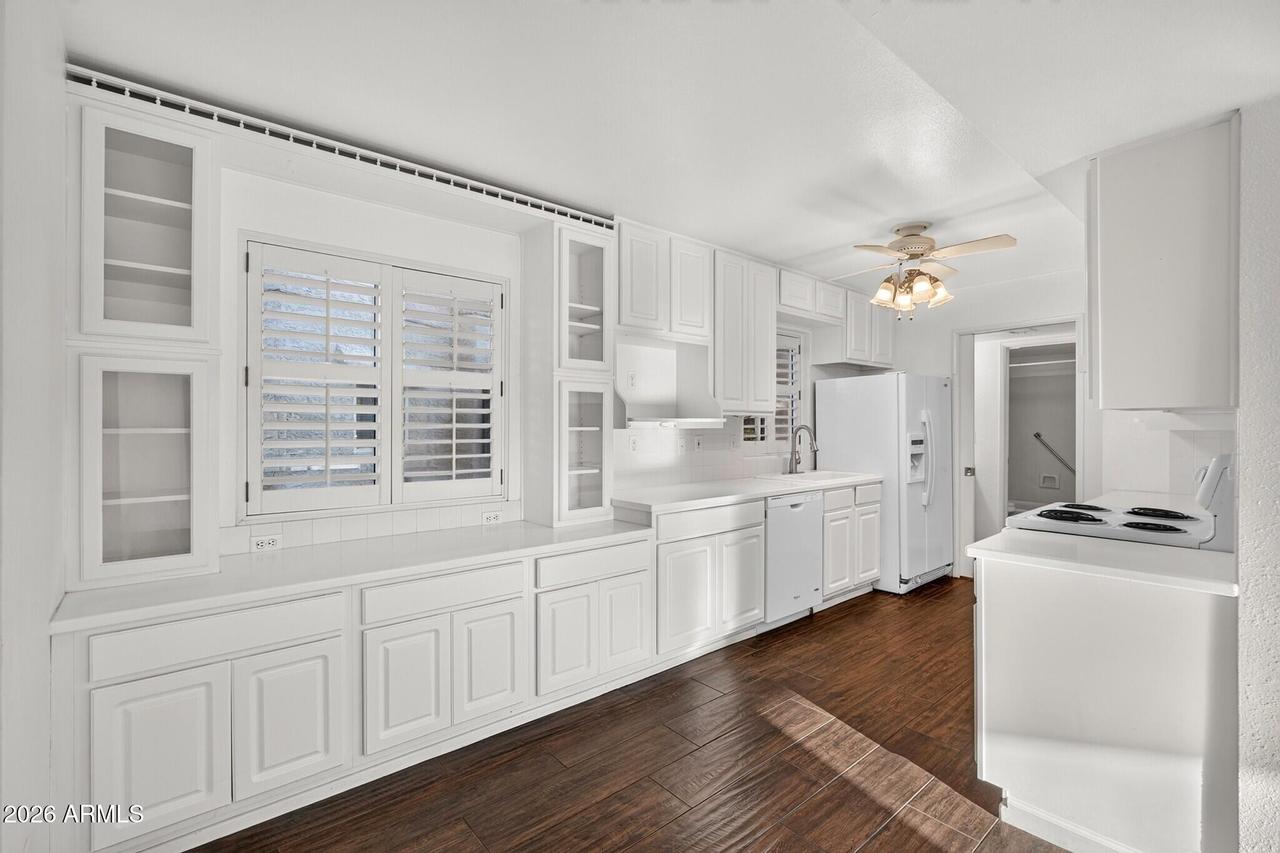 4444 E Paradise Village Pkwy. #140, Phoenix, AZ 85032