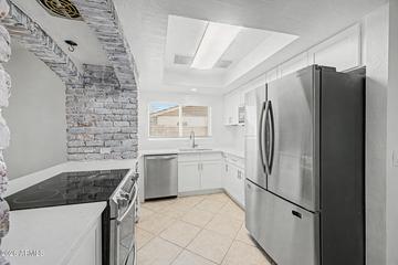 18431 N 3rd Ave., Phoenix, AZ 85023
