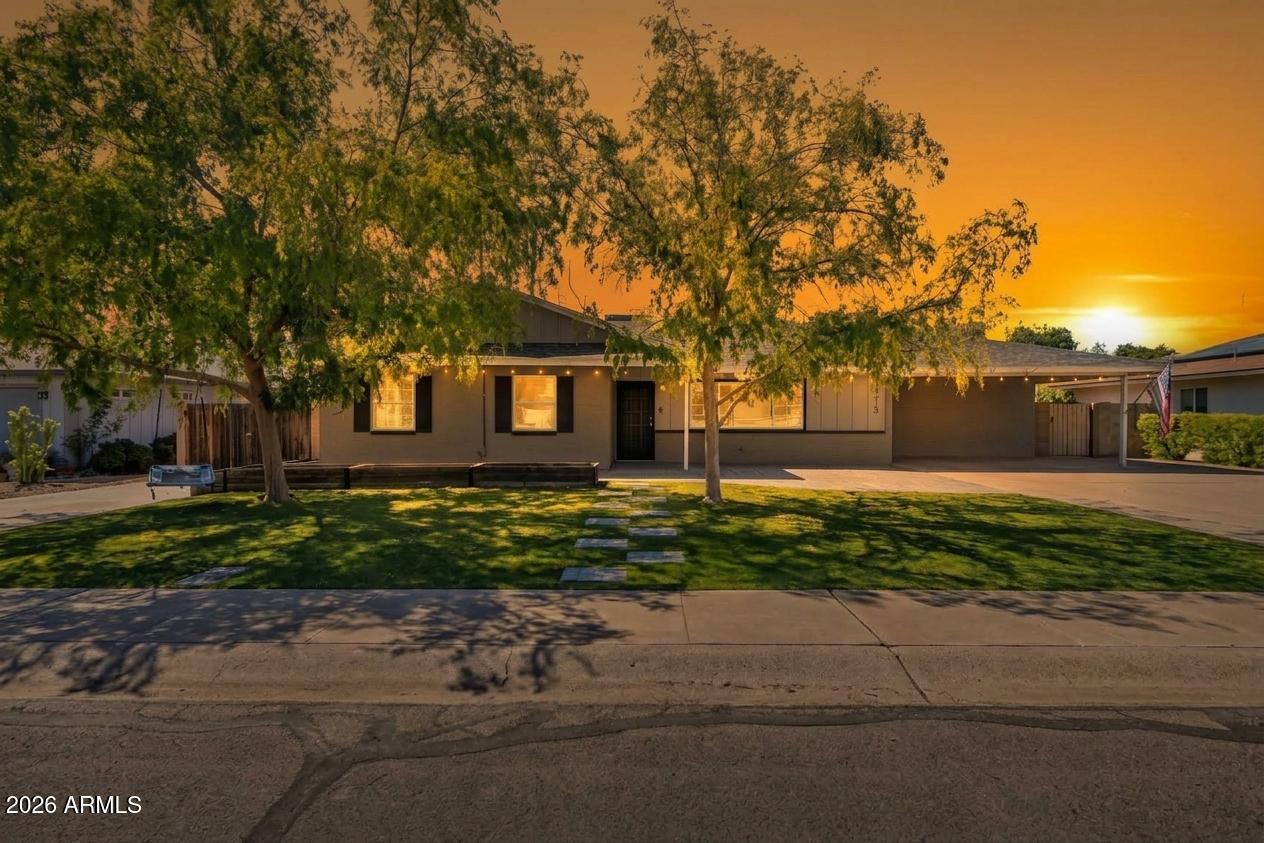 8215 E Cambridge Ave., Scottsdale, AZ 85257
