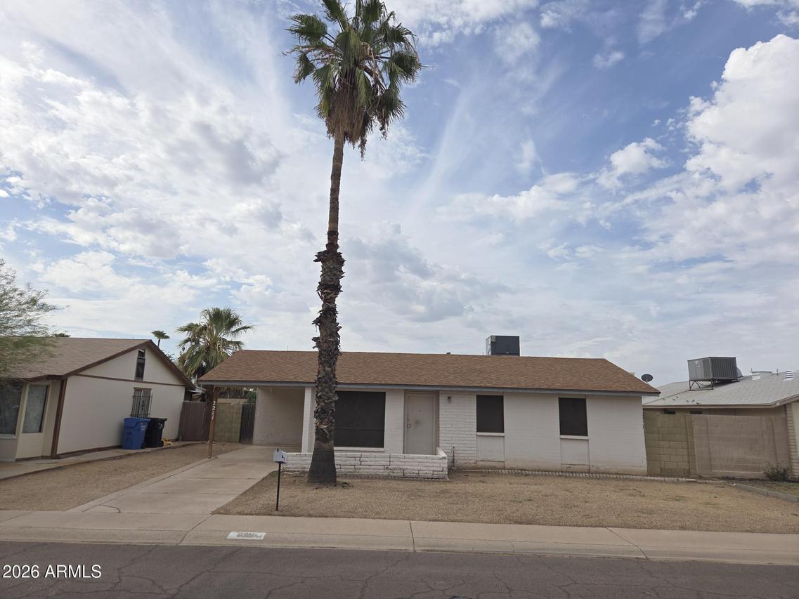 2211 W Hartford Ave., Phoenix, AZ 85023