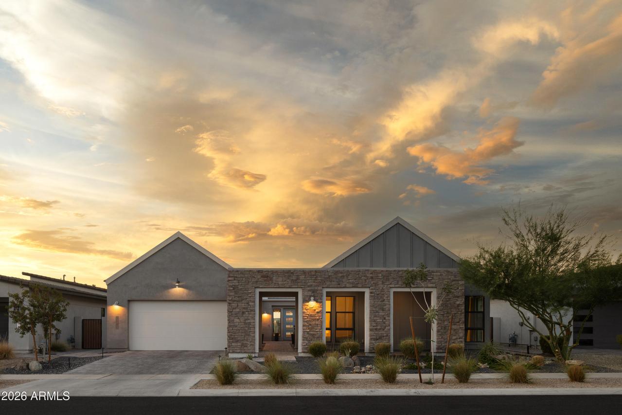 718 E Summerside Rd., Phoenix, AZ 85042