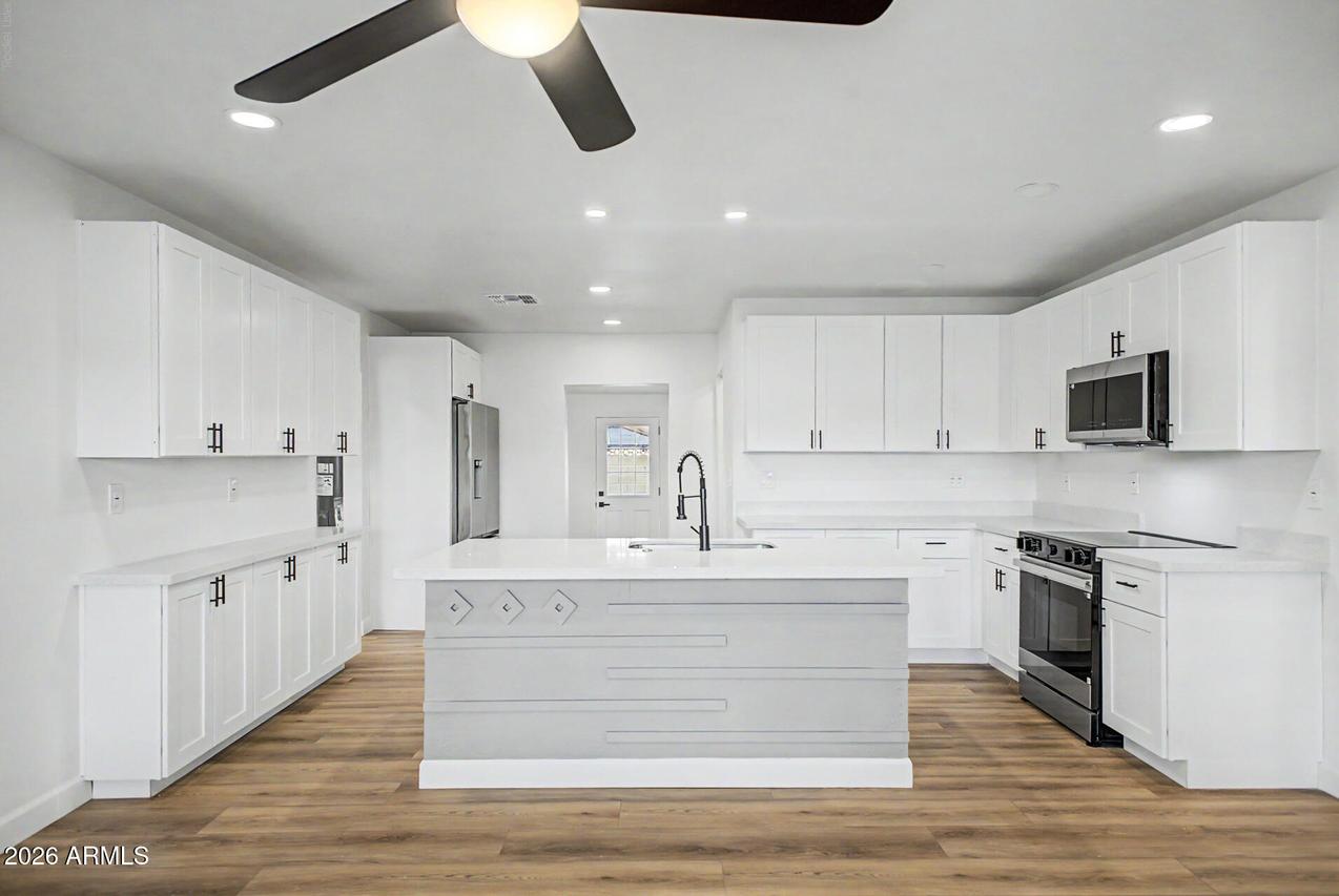 1004 W Manhatton Dr., Tempe, AZ 85282