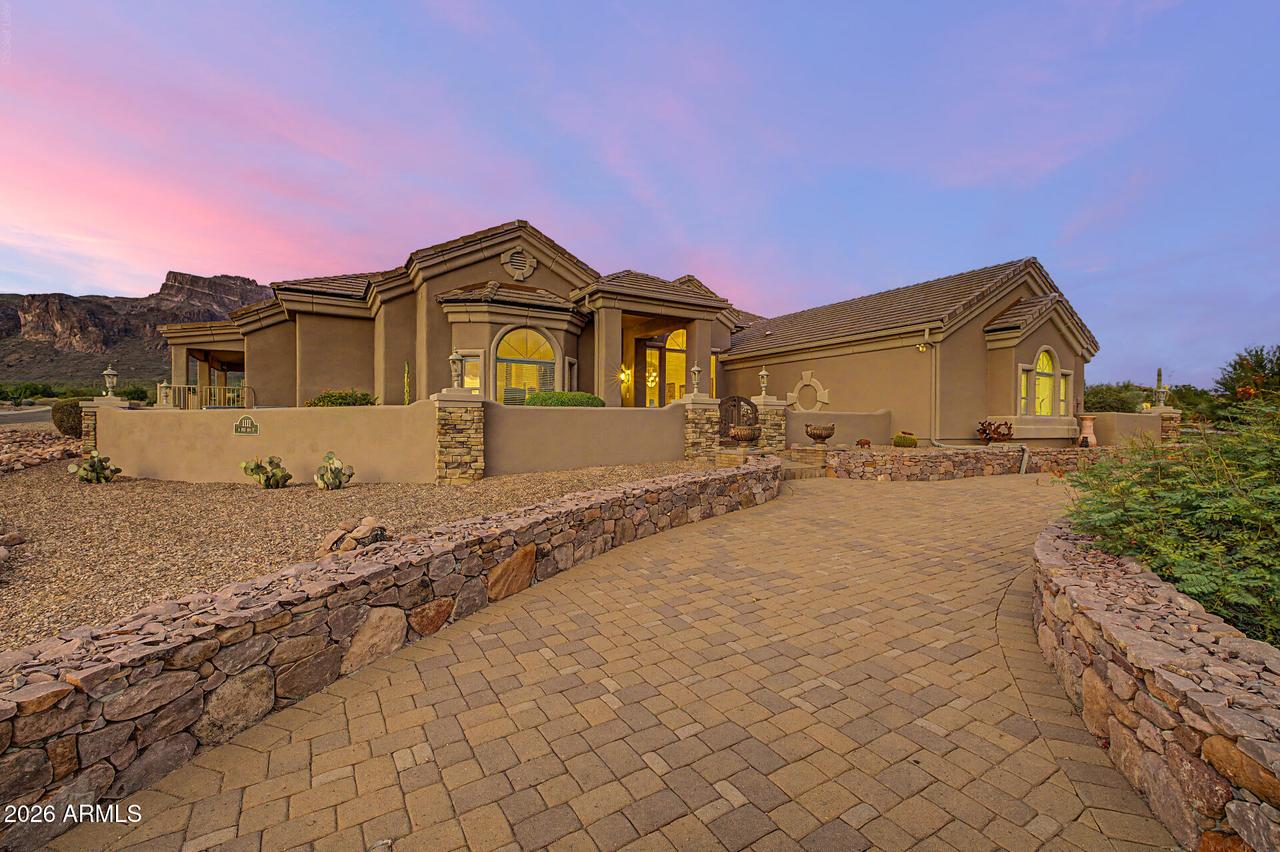 1111 S Deer Run Ct., Apache Junction, AZ 85119