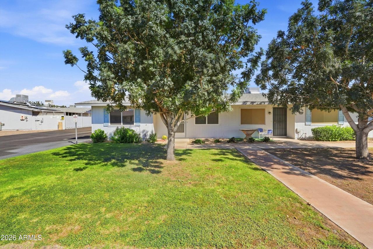 13811 N Garden Court Dr., Sun City, AZ 85351