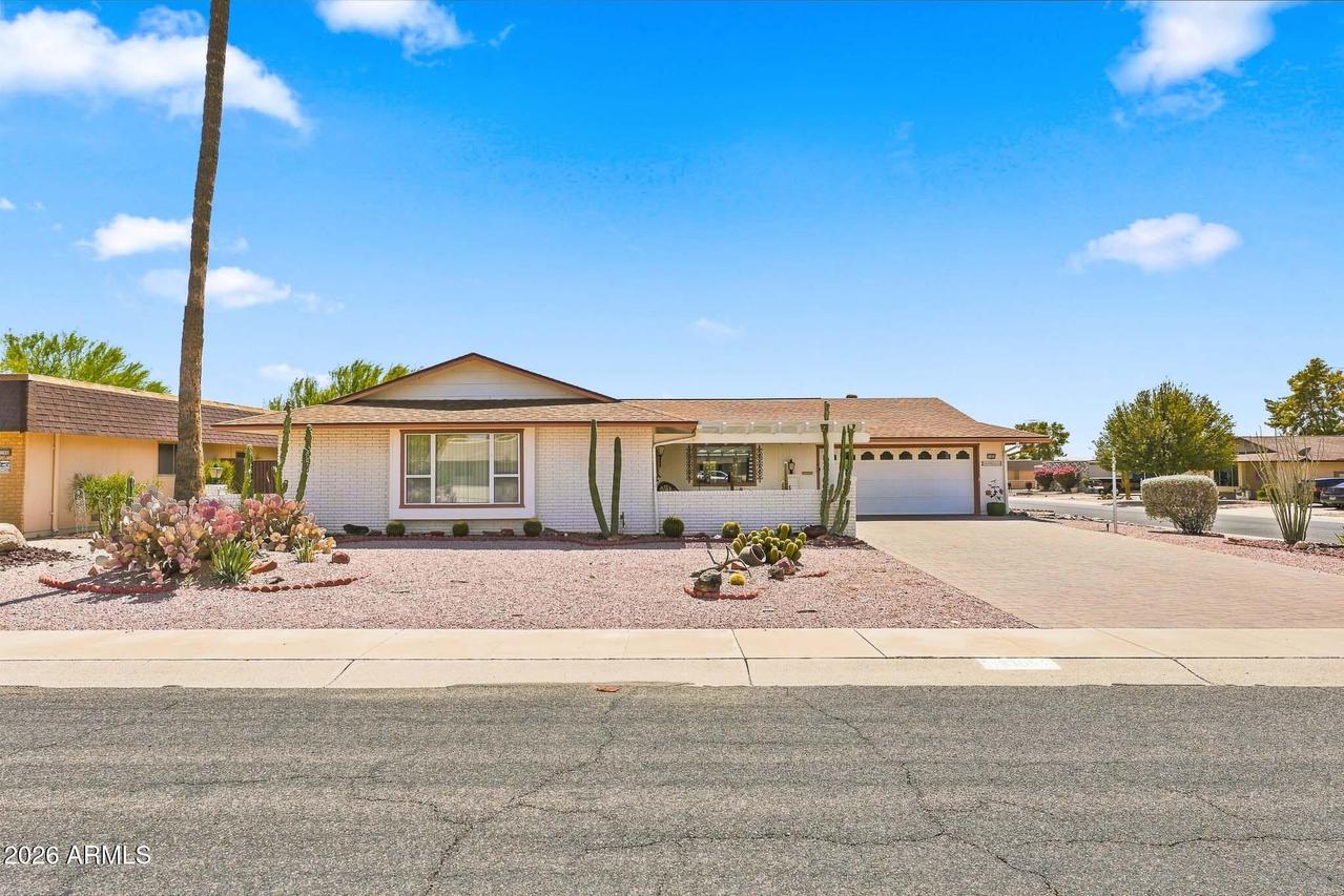 11053 W Pine Hollow Dr., Sun City, AZ 85351