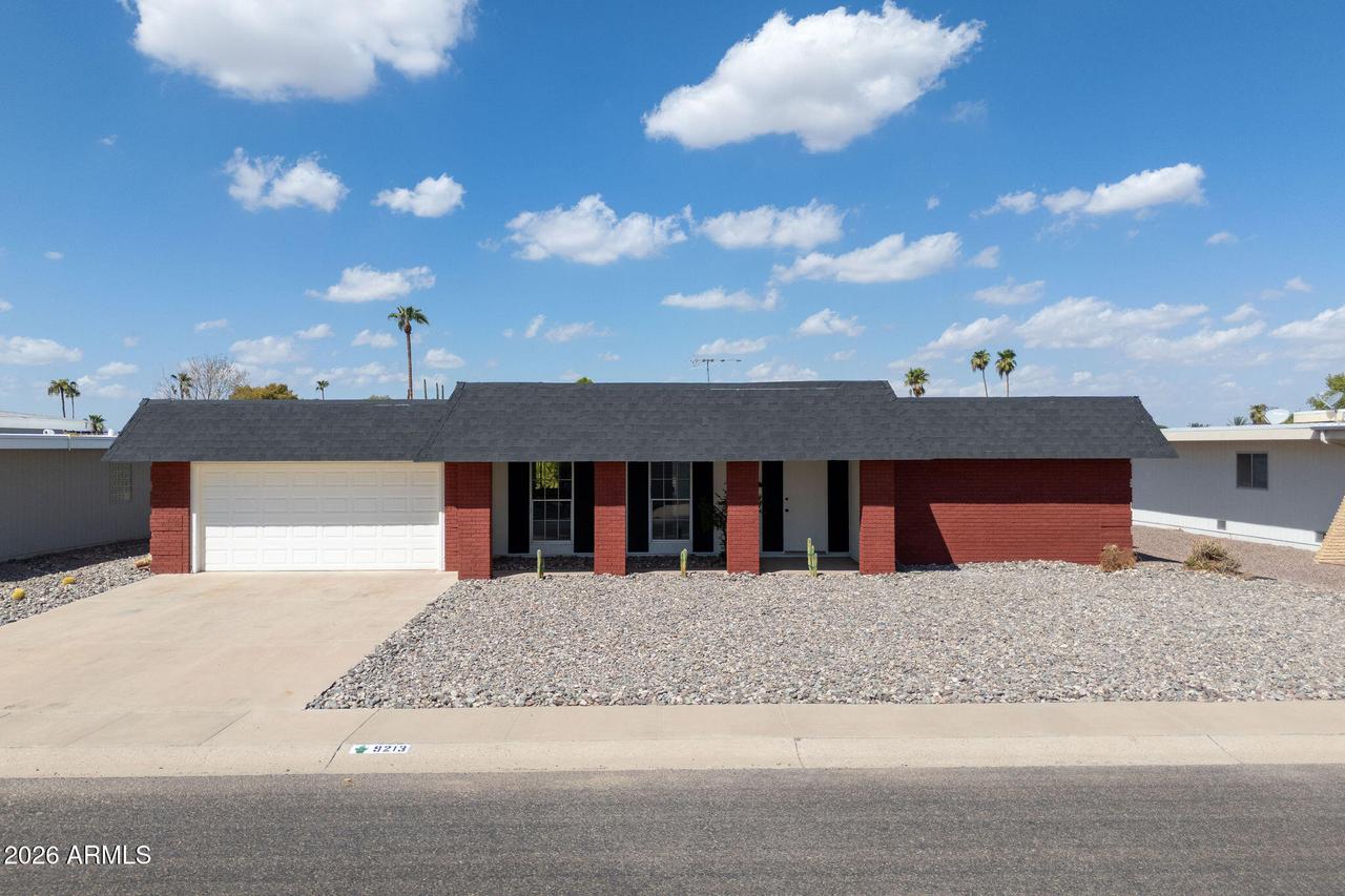 9213 W Briarwood Cir., Sun City, AZ 85351