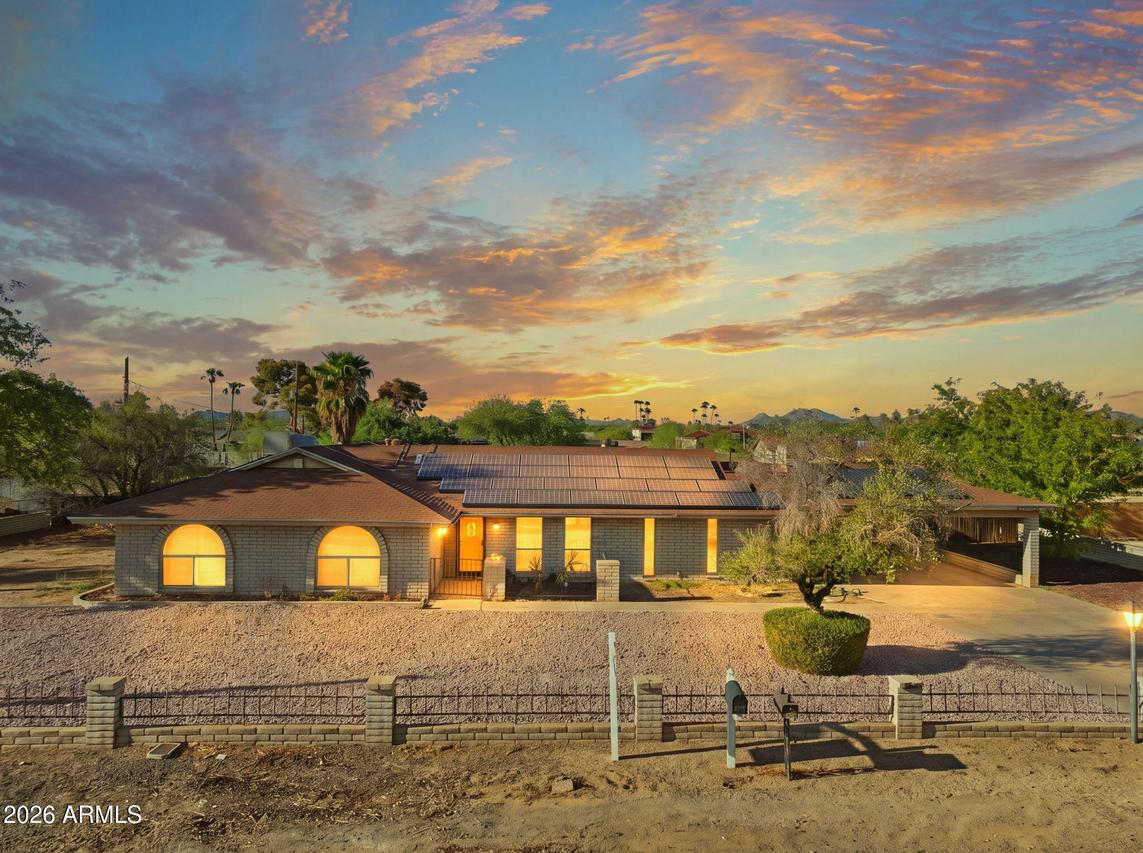 7330 W Angela Dr., Glendale, AZ 85308