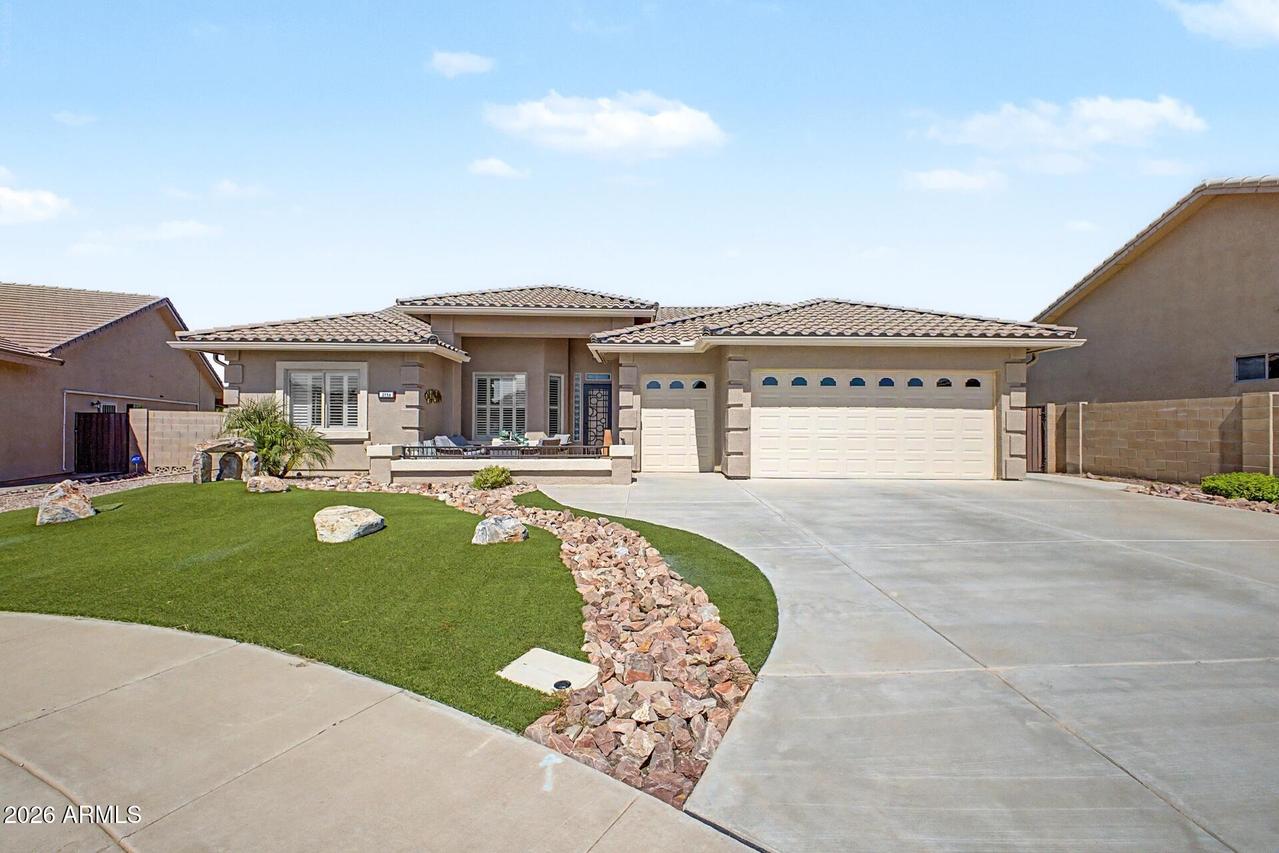 2758 S Royal Wood Cir., Mesa, AZ 85209