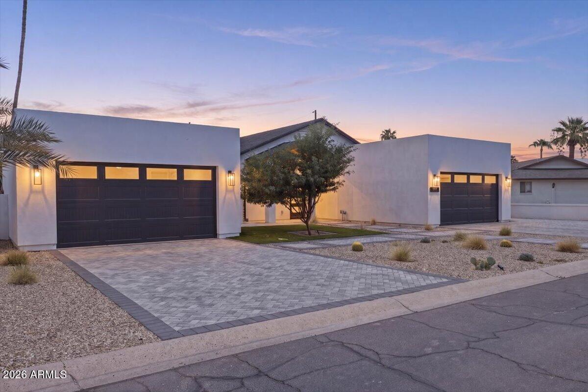 6050 E Hollyhock St., Phoenix, AZ 85018