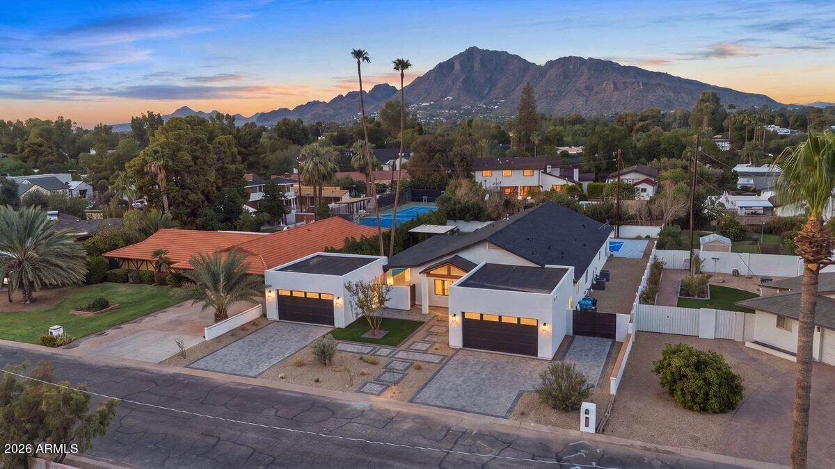 6050 E Hollyhock St., Phoenix, AZ 85018