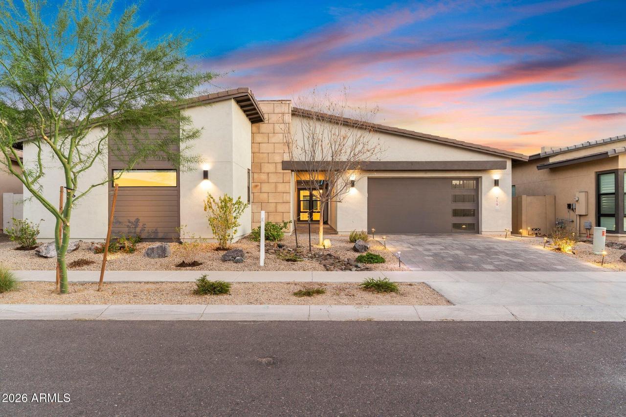 719 E Summerside Rd., Phoenix, AZ 85042