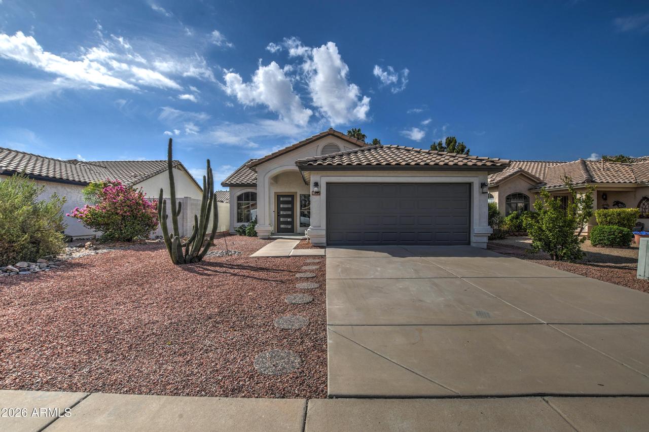 8213 W Rue De Lamour Ave., Peoria, AZ 85381