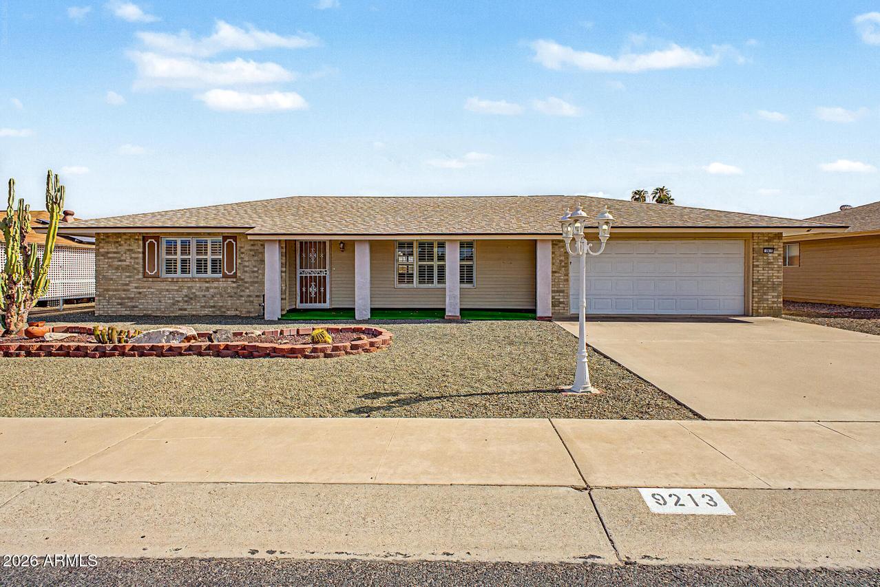 9213 W Long Hills Dr., Sun City, AZ 85351
