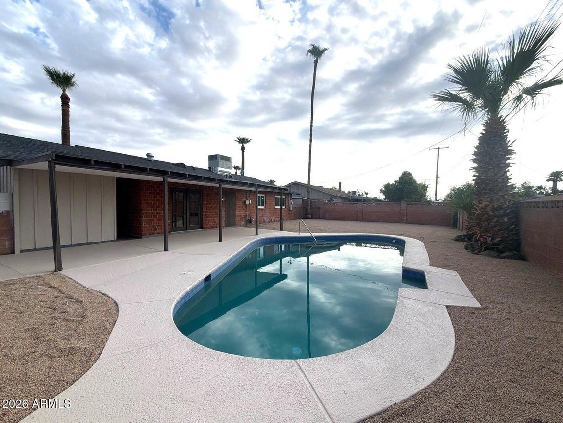 3529 W Stella Ln., Phoenix, AZ 85019