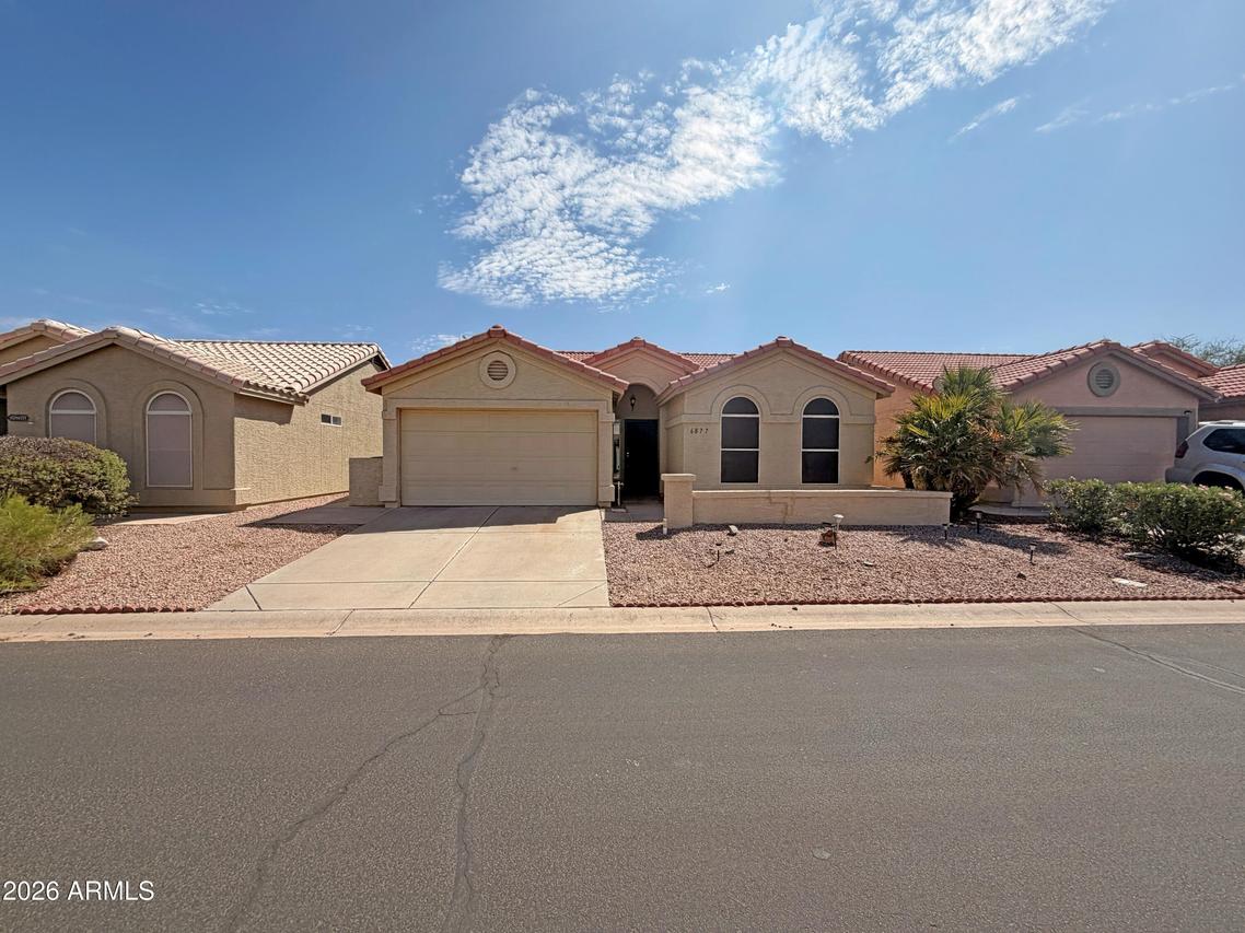 6877 S Oakmont Dr., Chandler, AZ 85249