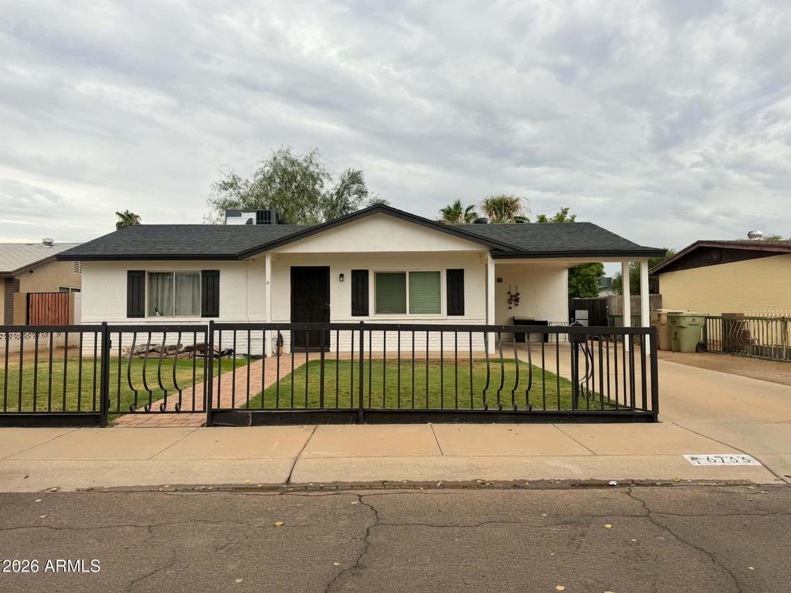 6733 W Orange Dr., Glendale, AZ 85303