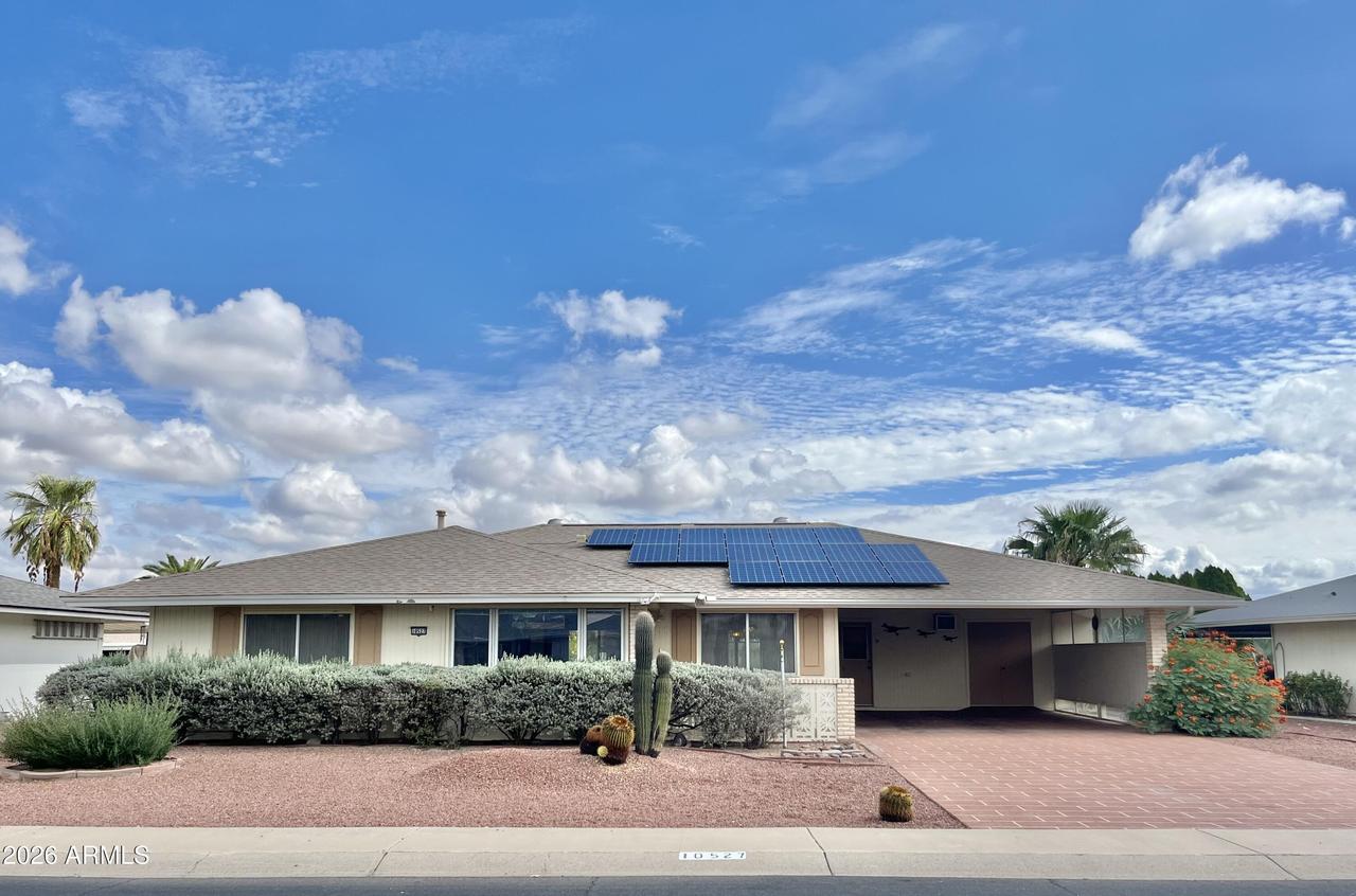 10527 W Prairie Hills Cir., Sun City, AZ 85351