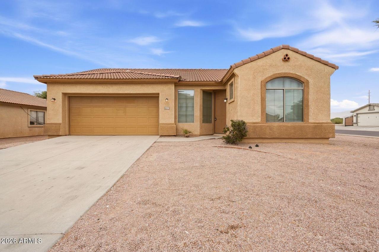 6537 S 15th Dr., Phoenix, AZ 85041