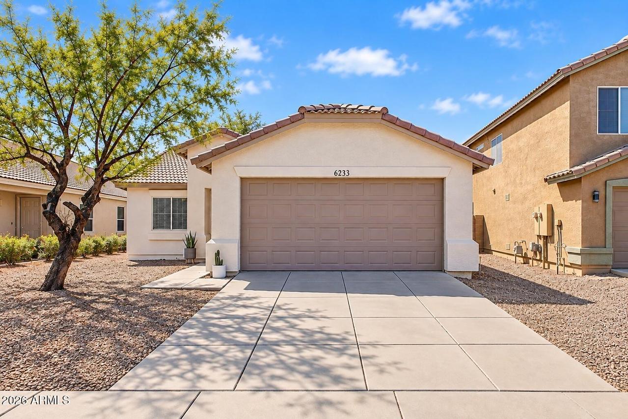 6233 W Encinas Ln., Phoenix, AZ 85043
