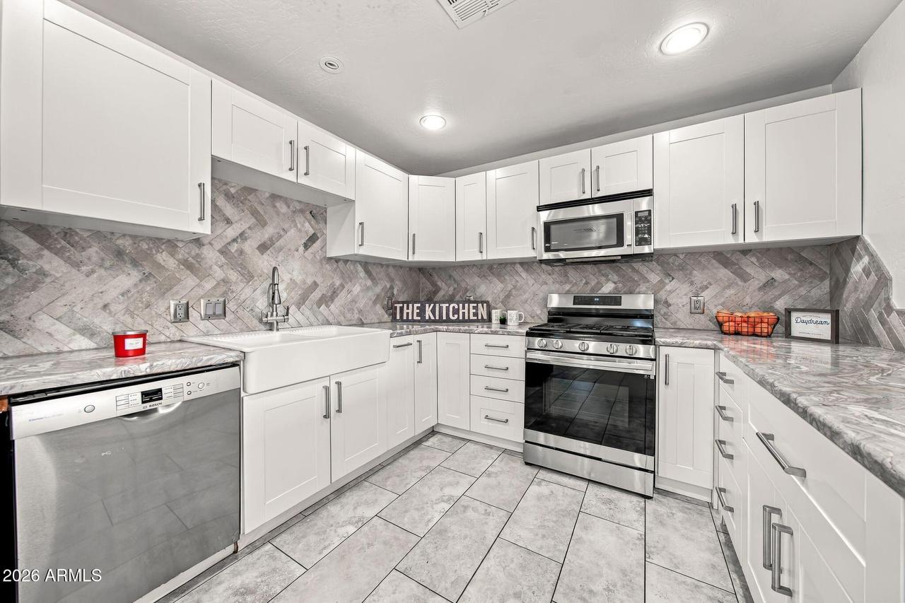 7137 N 33rd Ave., Phoenix, AZ 85051