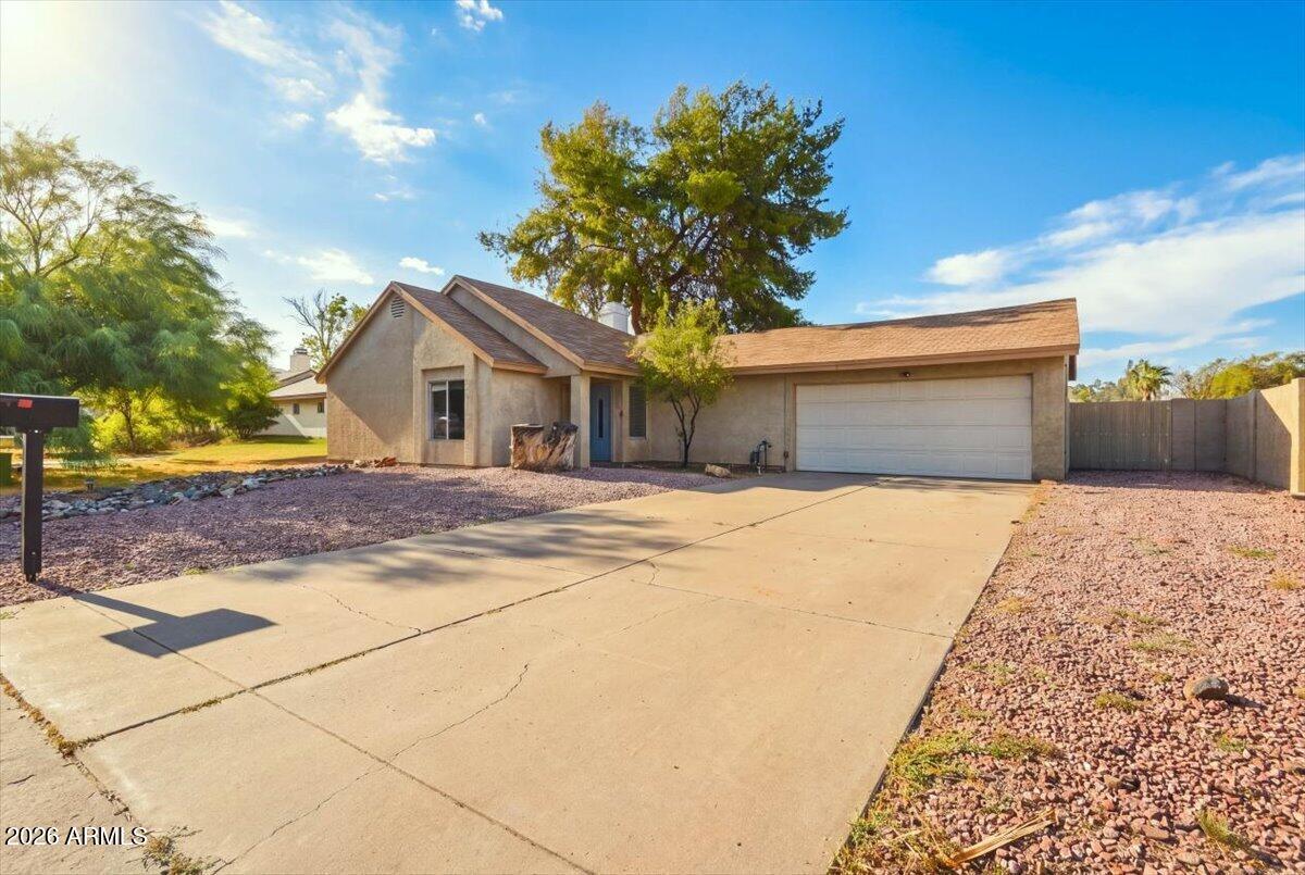 2227 W Mohawk Ln., Phoenix, AZ 85027