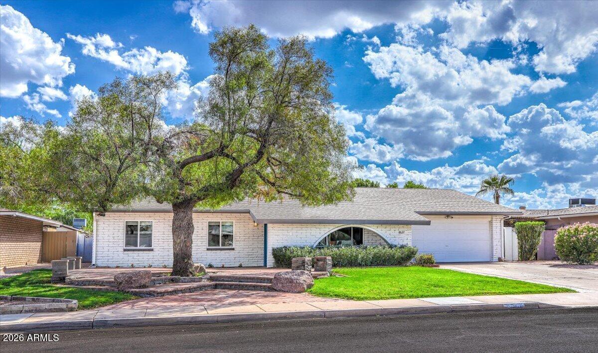 8637 E Camelback Rd., Scottsdale, AZ 85251
