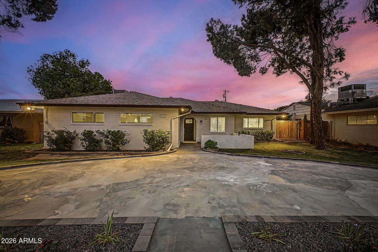 1813 W Earll Dr., Phoenix, AZ 85015