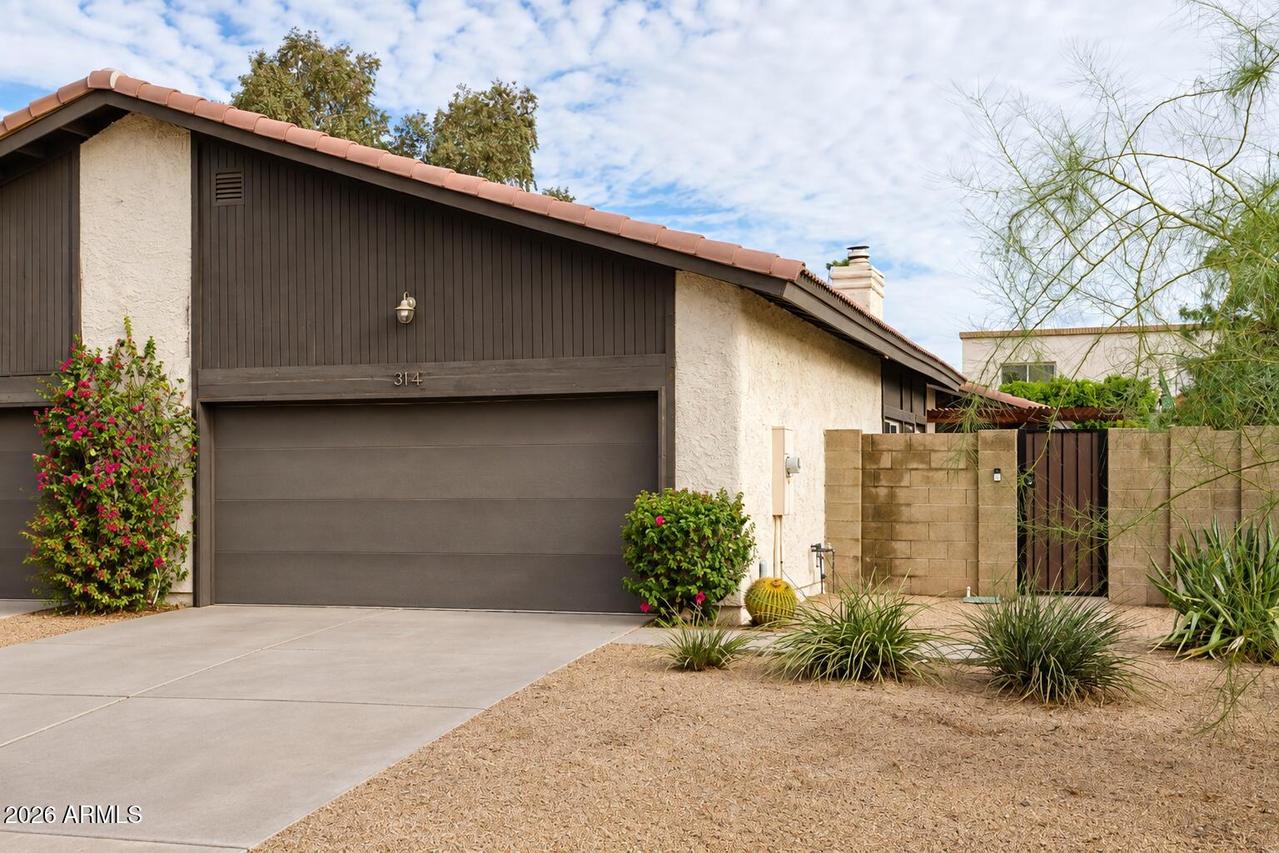 3142 E Clarendon Ave., Phoenix, AZ 85016