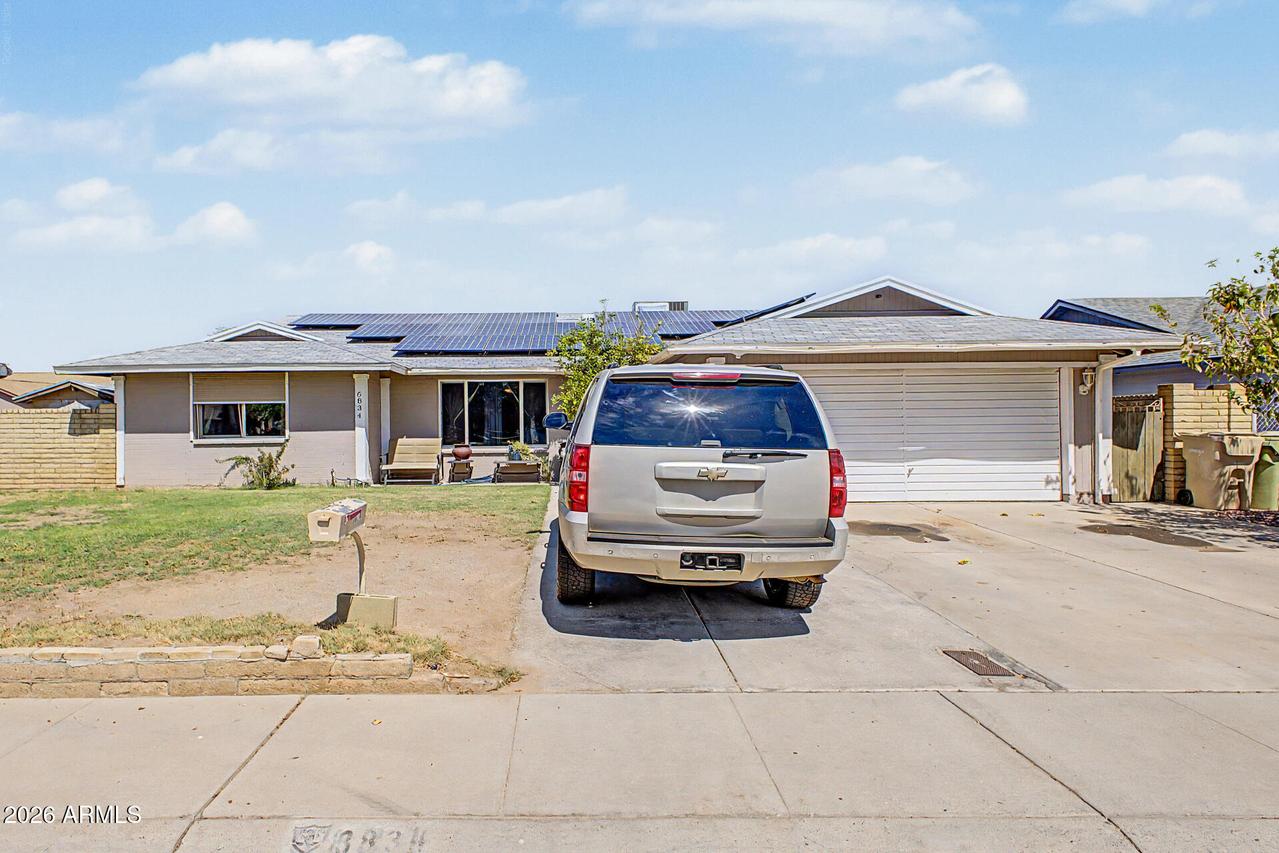 6834 W Vermont Ave., Glendale, AZ 85303