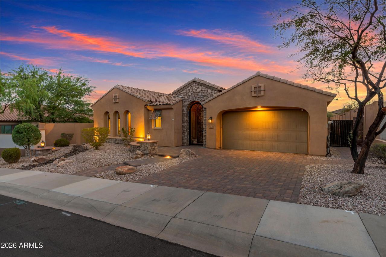 18245 W Thistle Landing Dr., Goodyear, AZ 85338