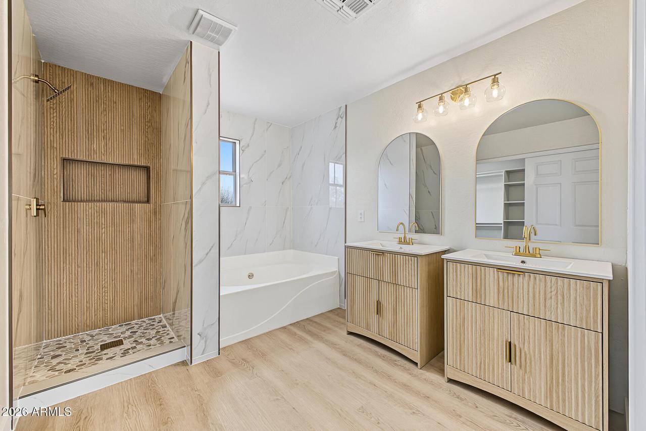 2520 W Alta Vista Rd., Phoenix, AZ 85041
