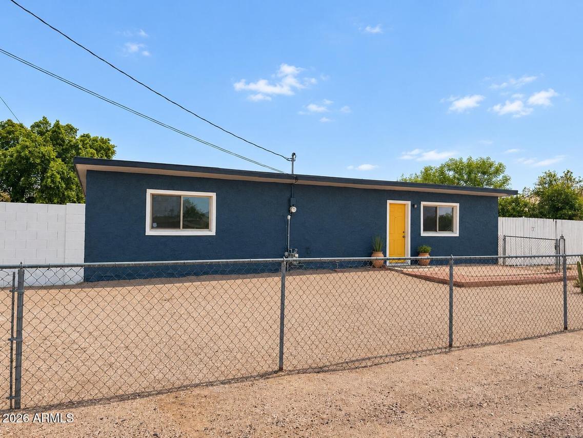 573 S Ocotillo Dr., Apache Junction, AZ 85120