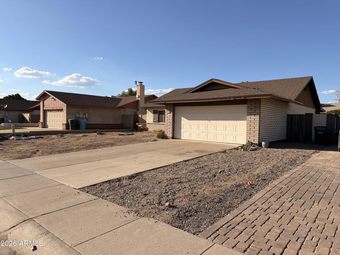 3040 W Phelps Rd., Phoenix, AZ 85053