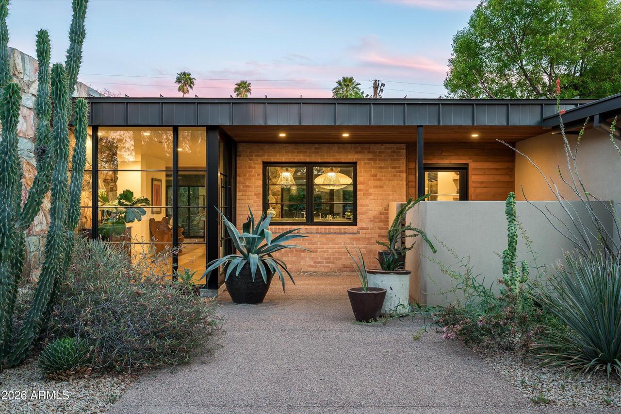 515 W Orangewood Ave., Phoenix, AZ 85021