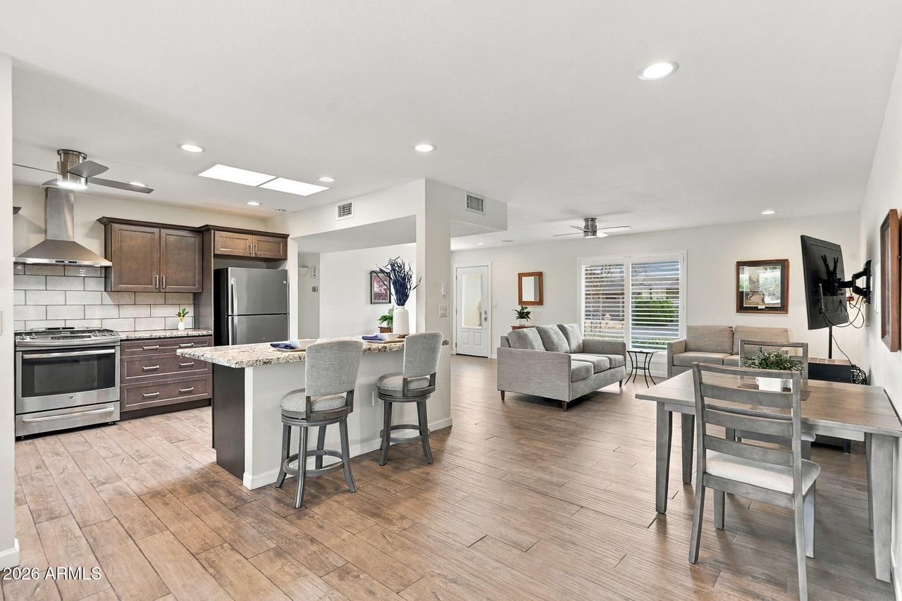 10011 W Prairie Hills Cir., Sun City, AZ 85351