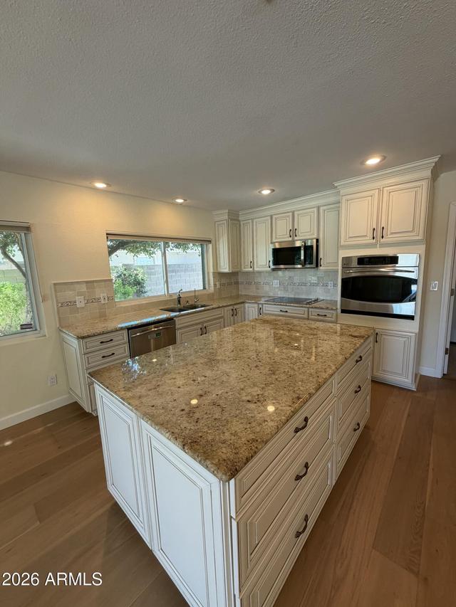 2533 W Laguna Azul Ave., Mesa, AZ 85202