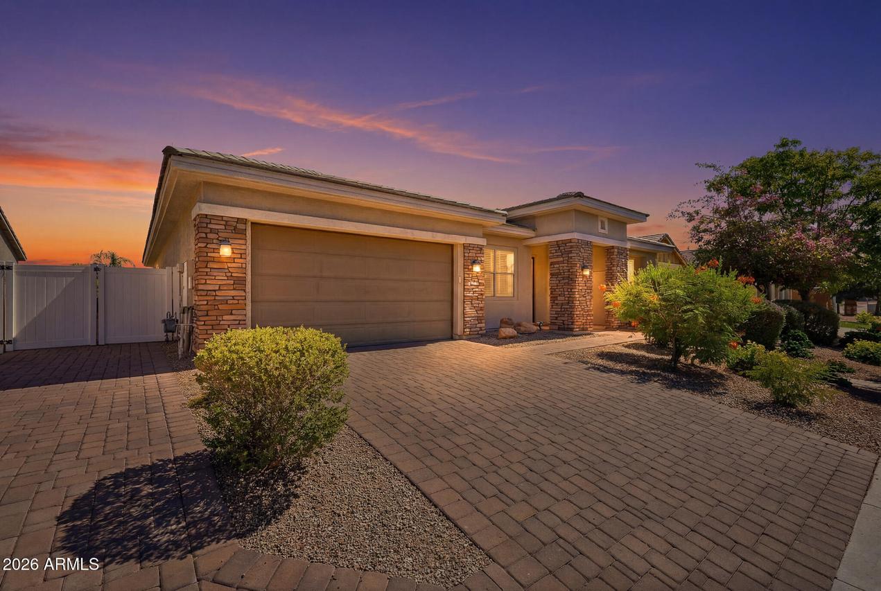 2522 E Pleasant Ln., Phoenix, AZ 85042