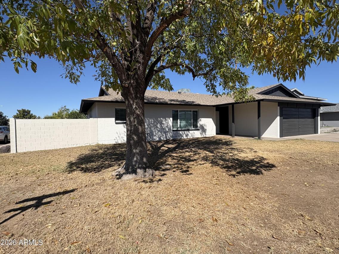 7702 N 48th Ave., Glendale, AZ 85301