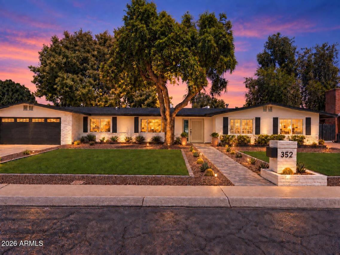 352 W Southern Hills Rd., Phoenix, AZ 85023