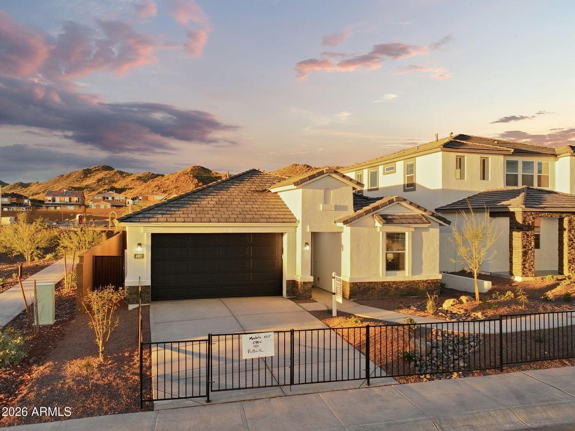 6802 W Spur Dr., Peoria, AZ 85383