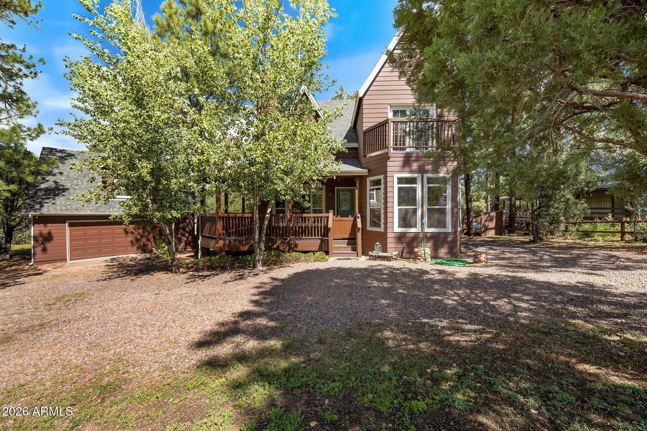 2232 Forest Park Dr., Overgaard, AZ 85933