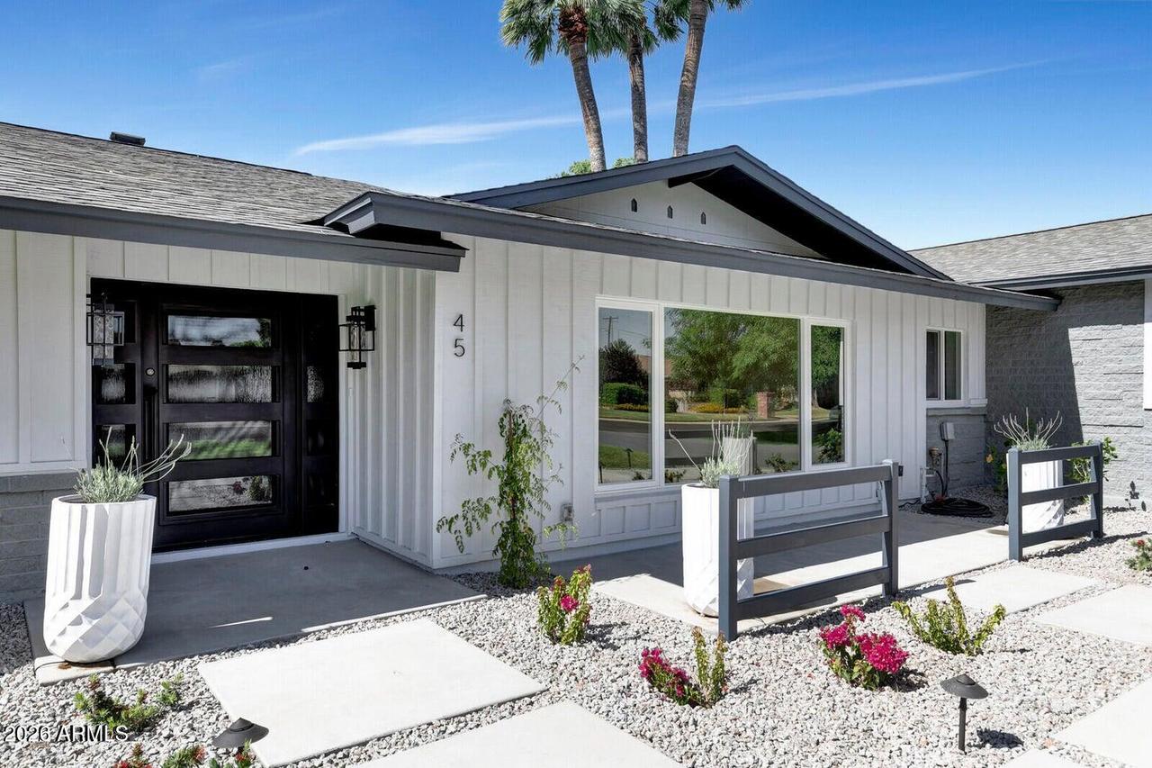 45 W Linger Ln., Phoenix, AZ 85021