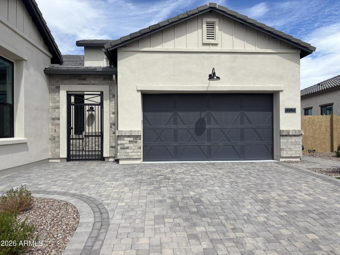 5828 E Star Valley St., Mesa, AZ 85215