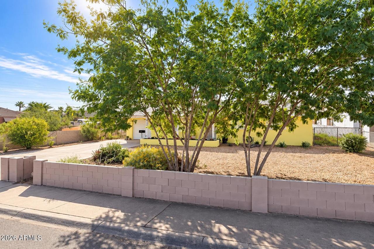 5329 W Earll Dr., Phoenix, AZ 85031