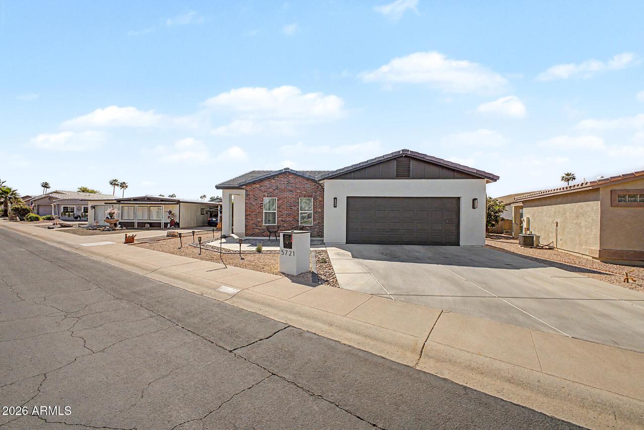 5721 E Leland St., Mesa, AZ 85215