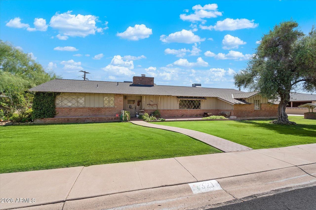 321 E Concorda Dr., Tempe, AZ 85282