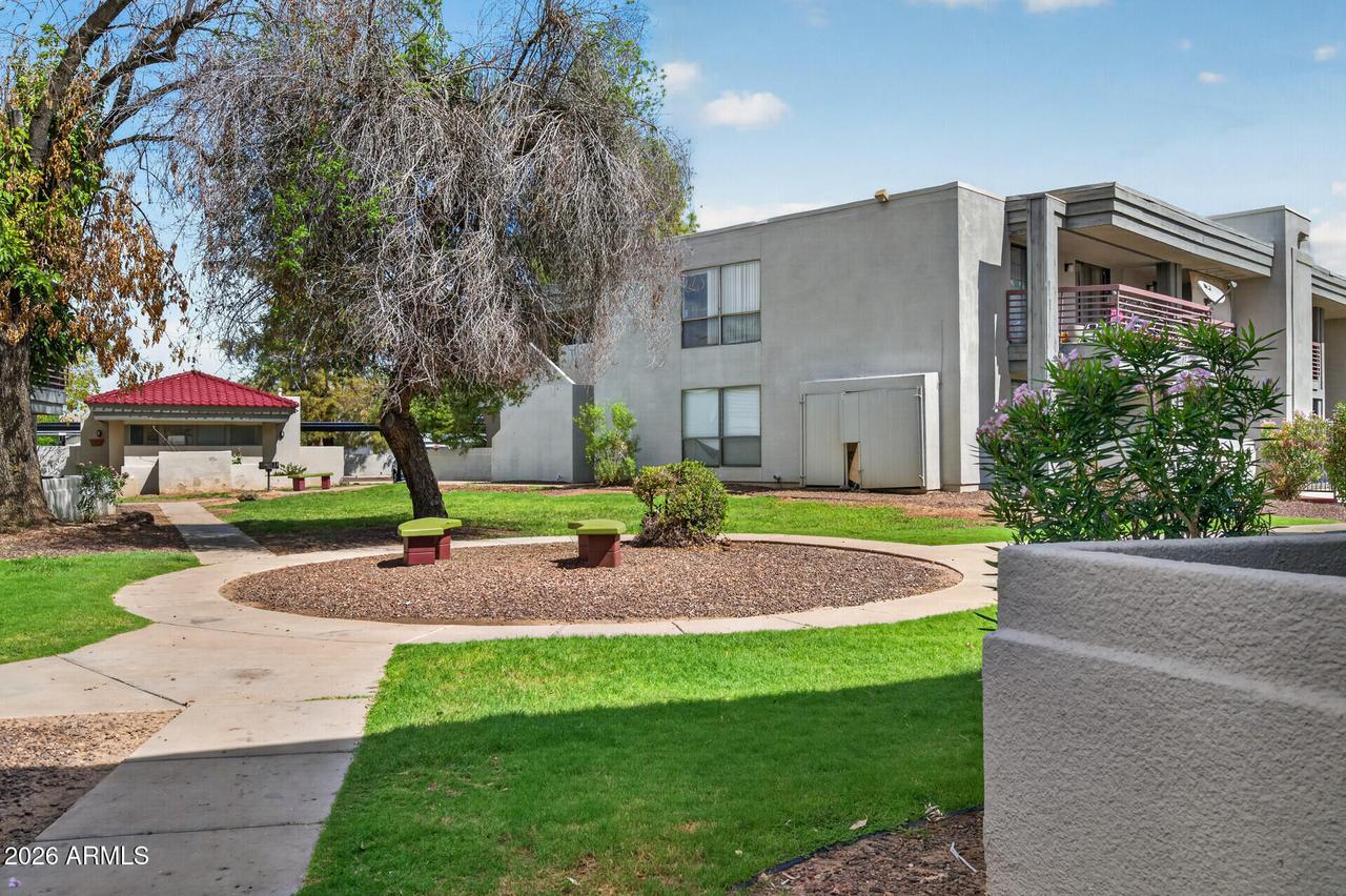 3420 W Danbury Dr. #C109, Phoenix, AZ 85053
