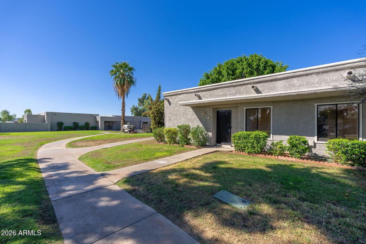 8821 N New World Dr., Glendale, AZ 85302